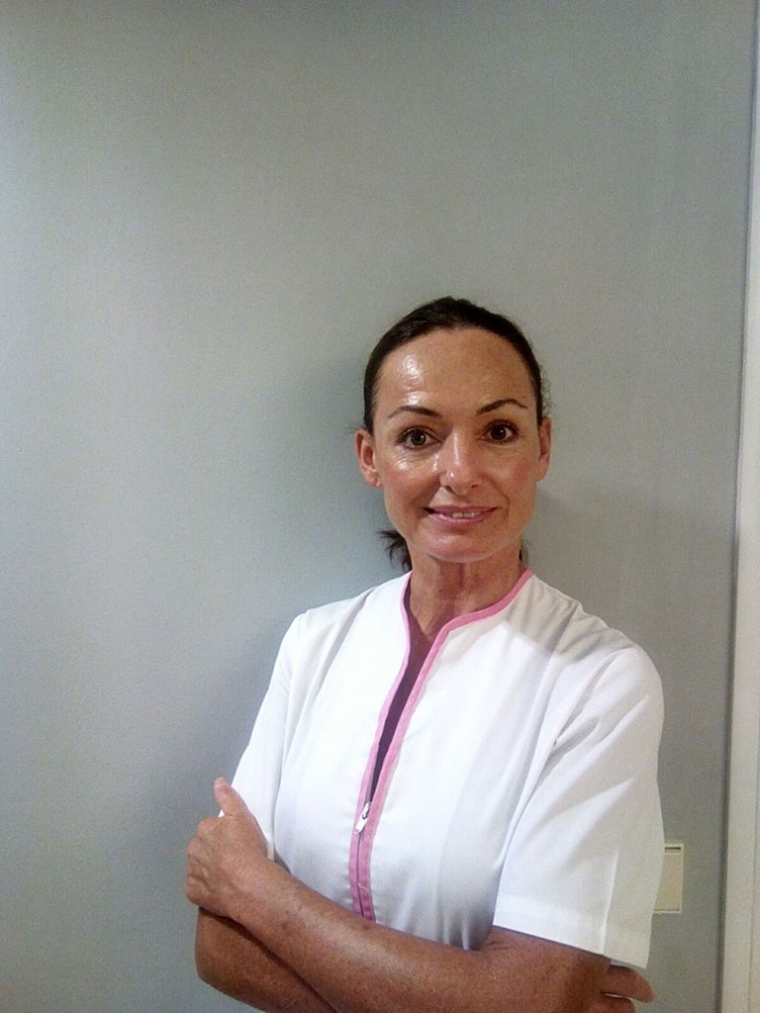 Dra. María José Amorós<br><small>Estética y blanqueamiento</small>