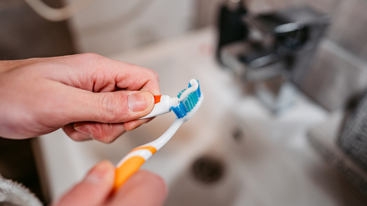 Fluoruro vs. hidroxiapatita: ¿cuál es la mejor opción para tu esmalte dental?